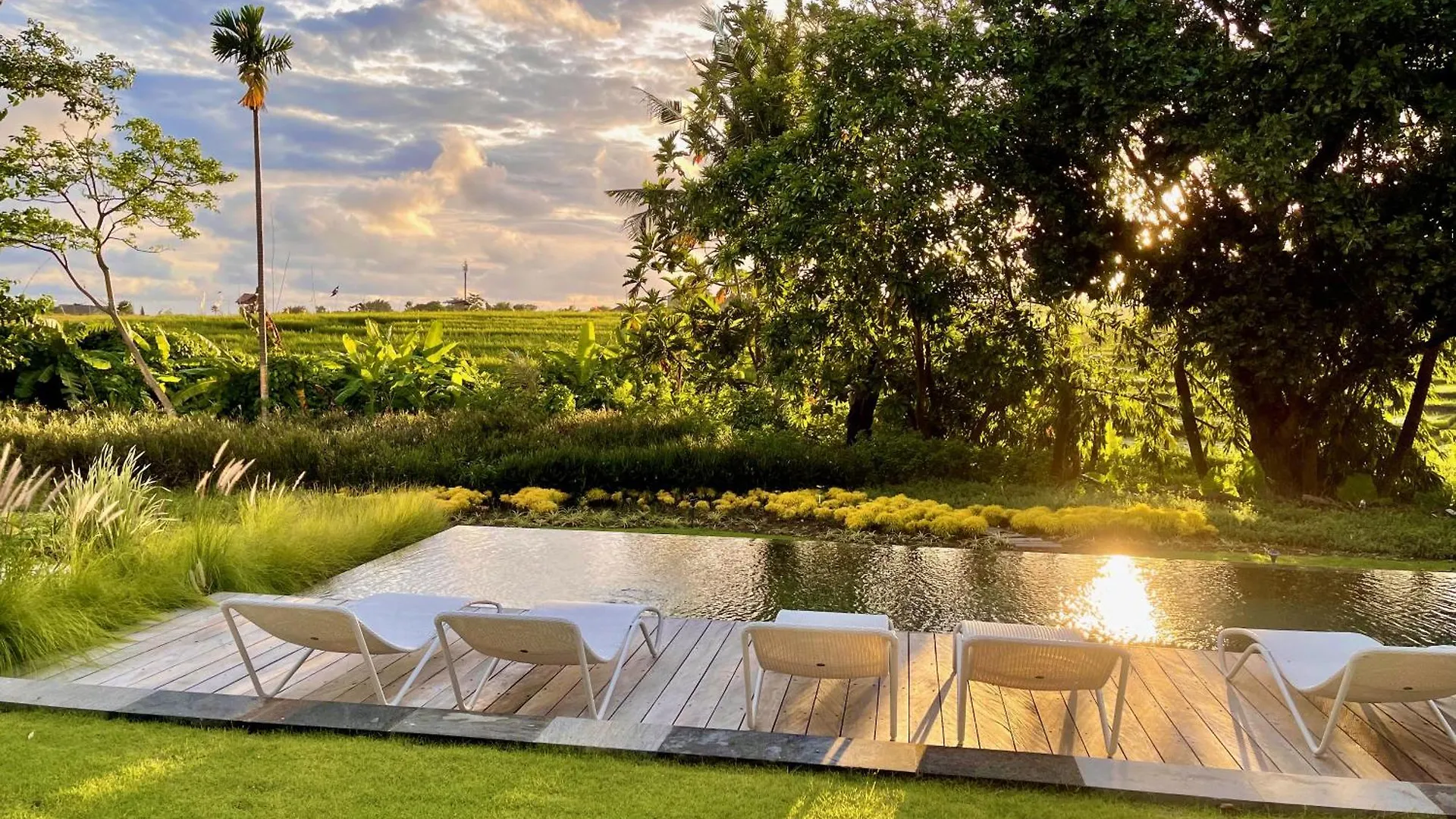 La Maison D\'Ulysse - Luxury 4Br Villa Surrounded By Rice Paddies contacts